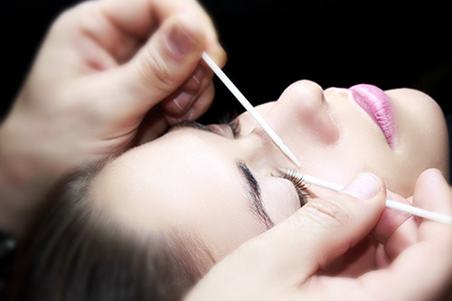 Mascara von Wimpern entfernen Mascara von Wimpern entfernen