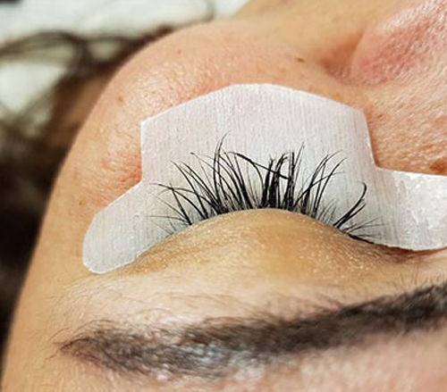 Wimpernalbtraum Schlecht geklebte Wimpern