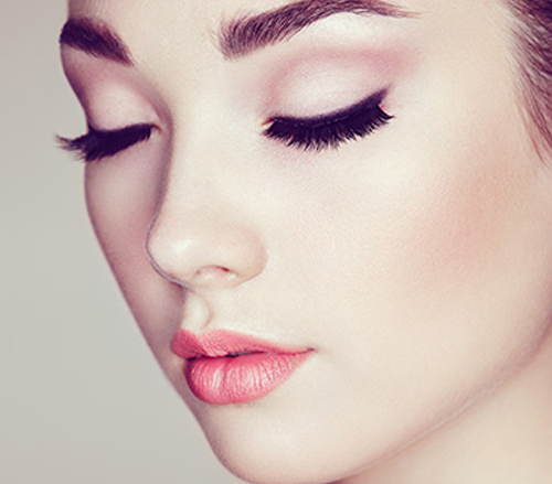 längere und vollere Wimpern längere und vollere Wimpern