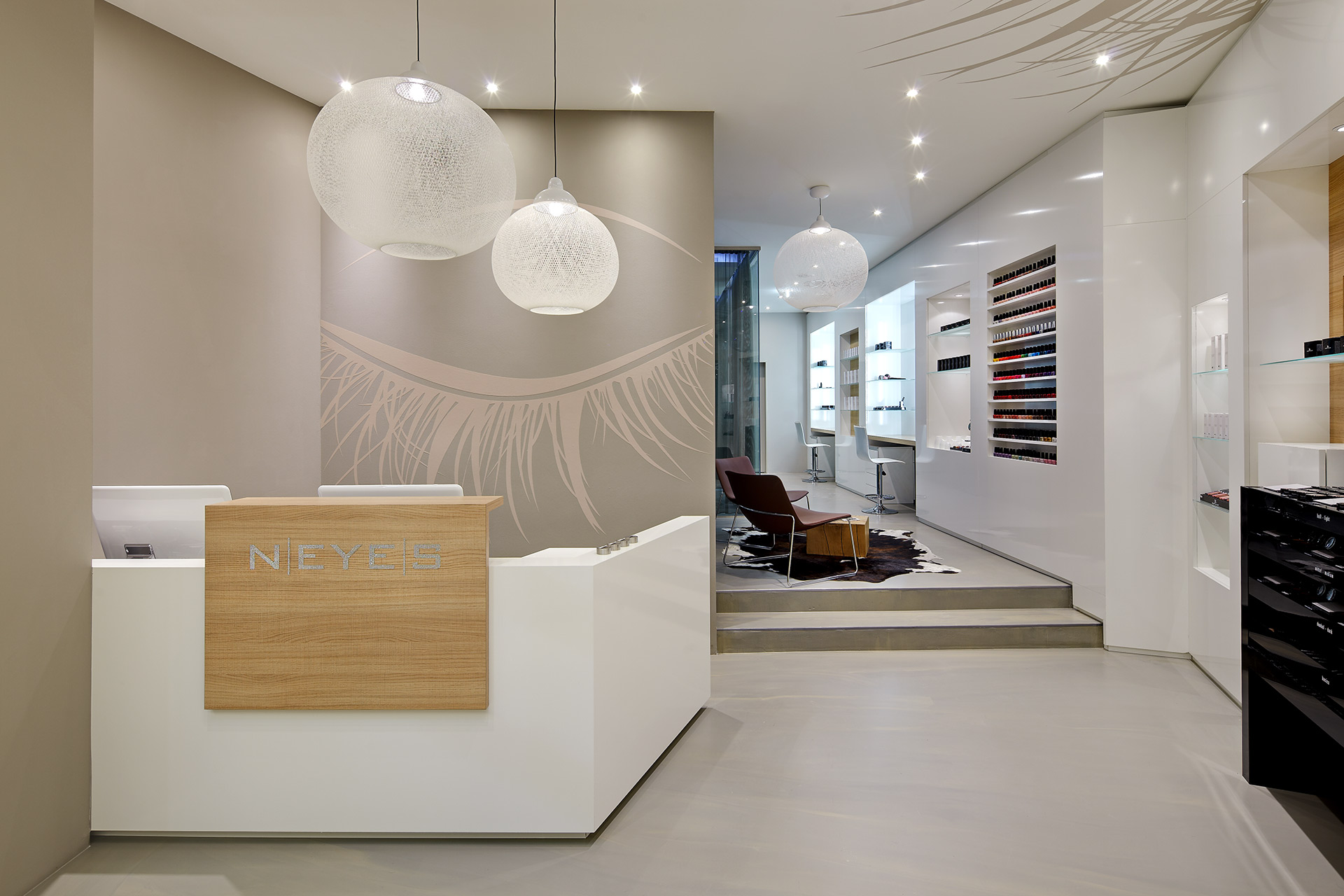 Neyes Store Kö Galeire